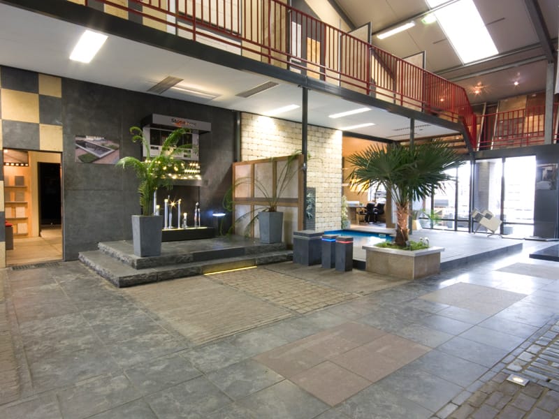 Showroom 2009 75