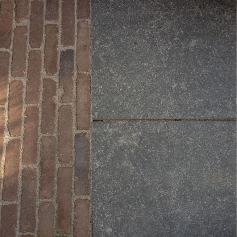 Deep 18MM Pacific Black Strutt tegel 60x60x1,8 cm