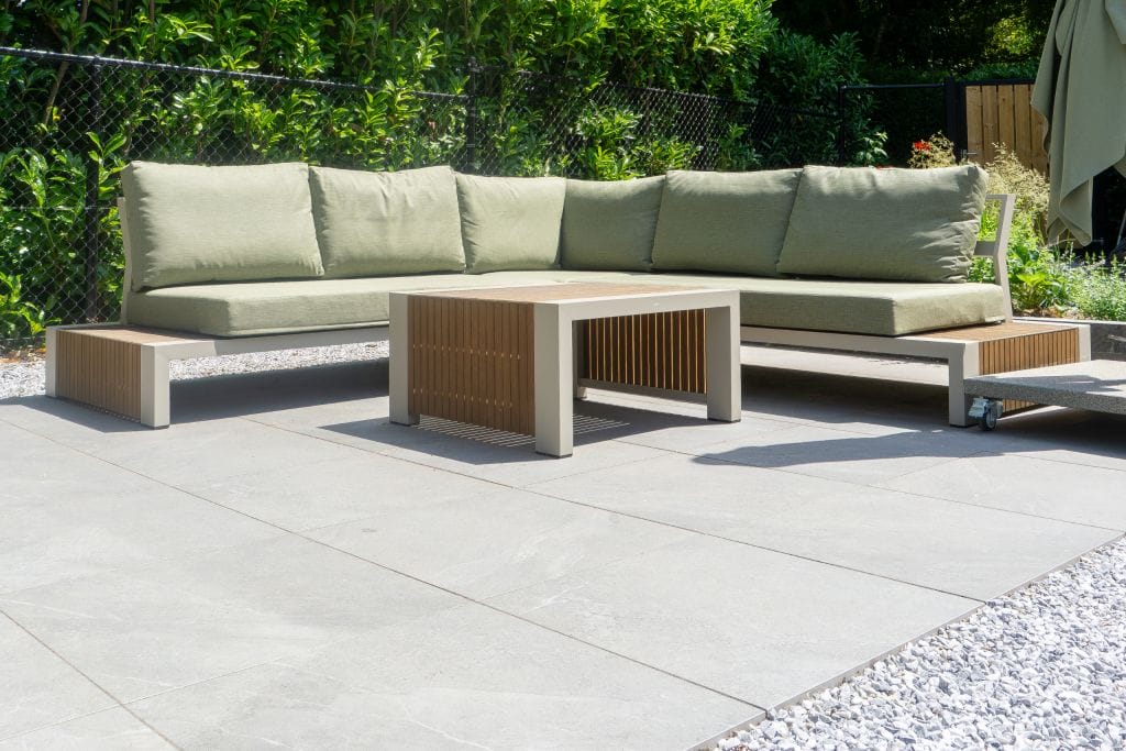 Terras met keramische tegels