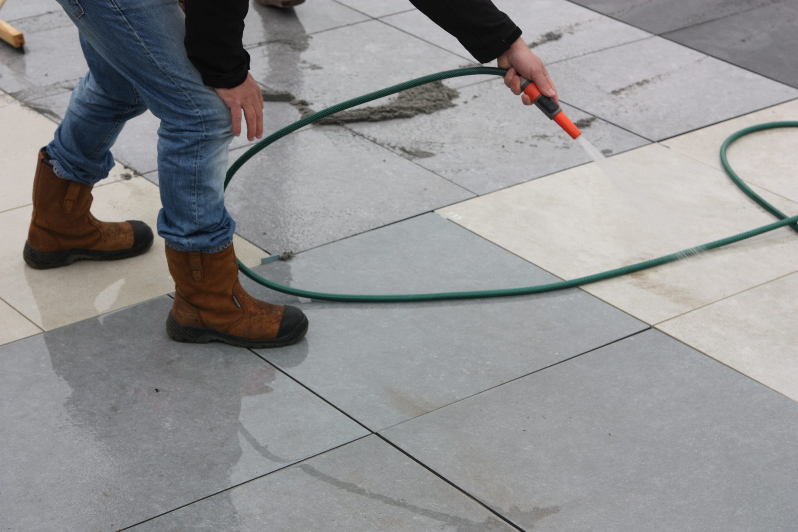 Tuintegels voegen, de finishing touch voor je terras