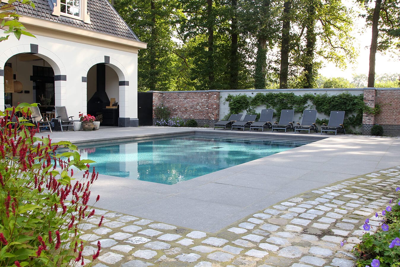Landelijke tuin aanleggen: inspiratie voor een sfeervolle buitenruimte