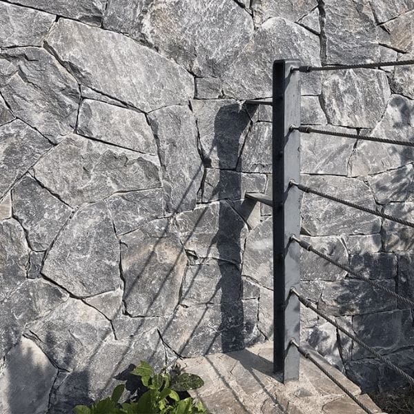 Corner Rock Wall Colonia
